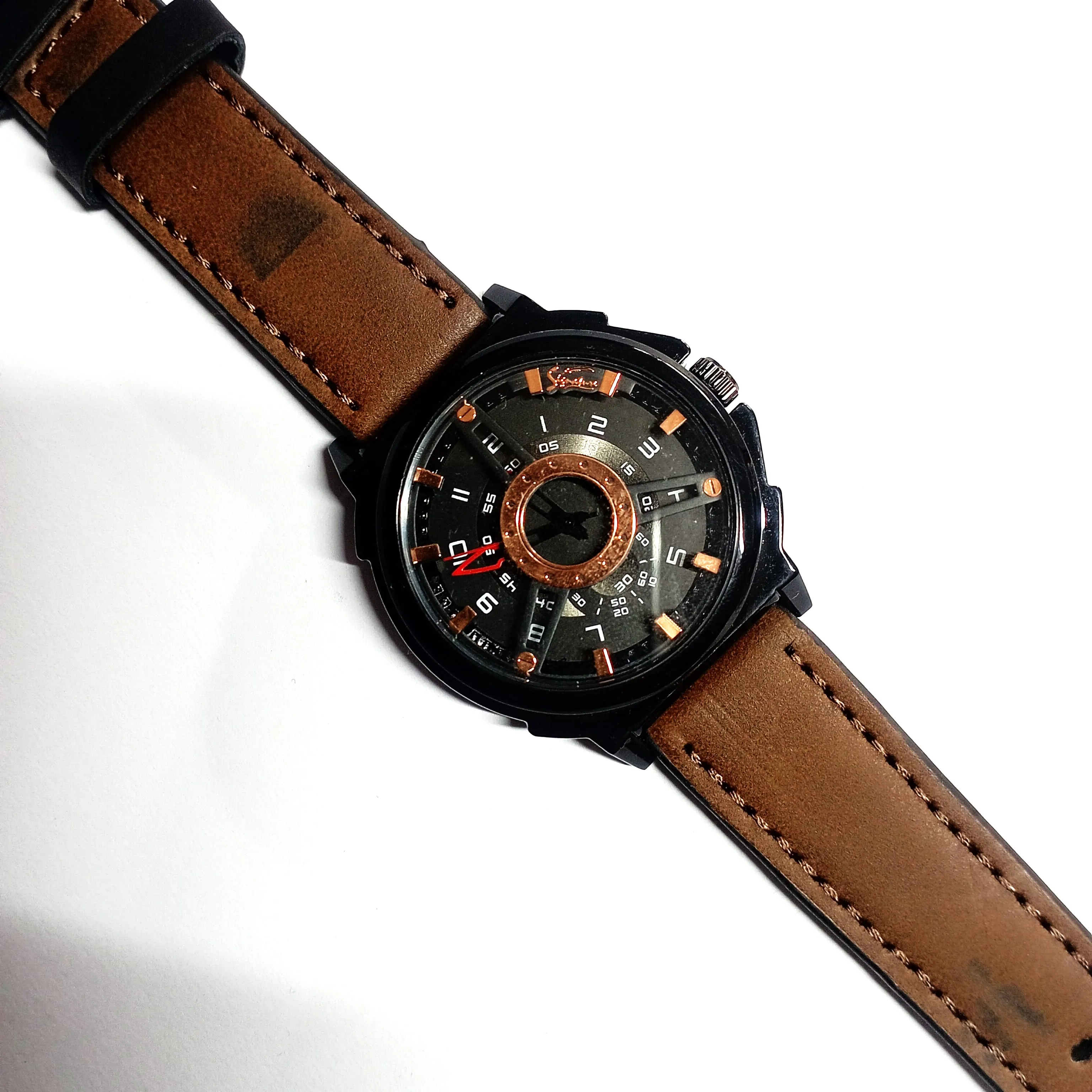 Signature Classic Men's Watch with Metal Body & Artificial Leather Strap