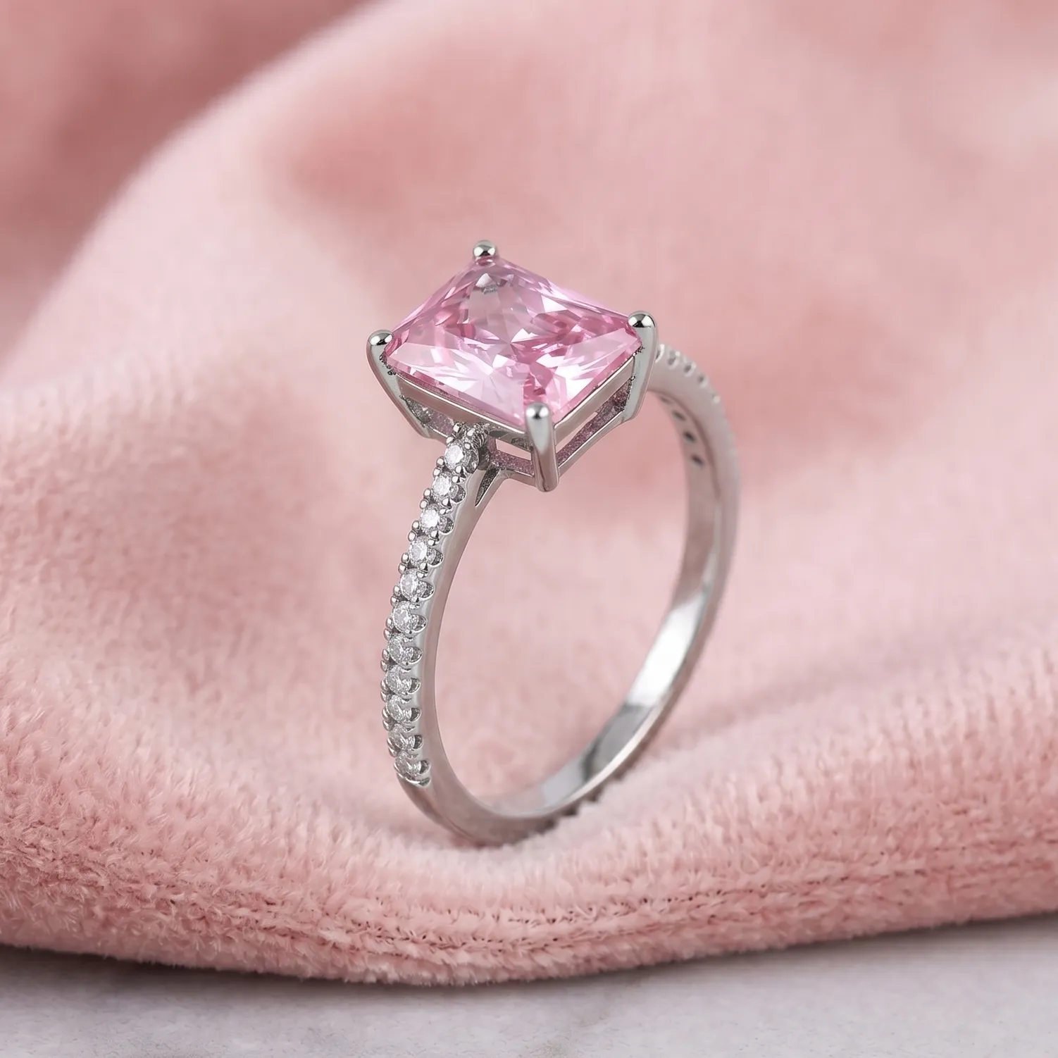 Chowtushkoni Dyuti Women's Ring