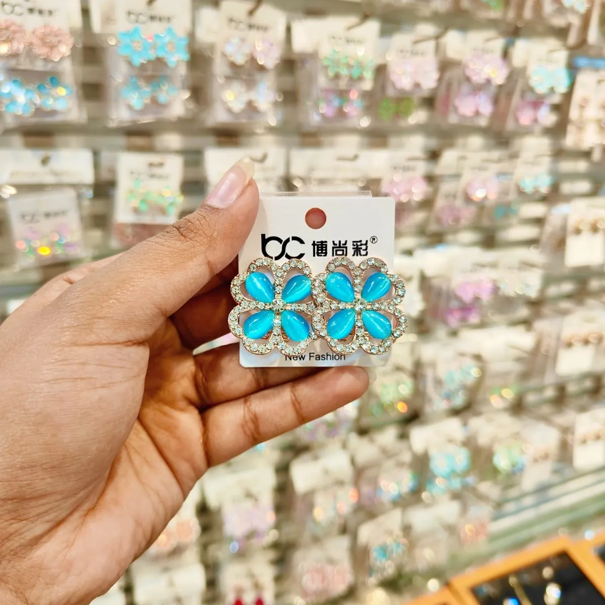 Elegant Sky Blue Cat-Eye Stone Four-Leaf Clover Stud Earrings